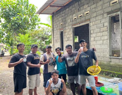 Pimpinan Anak Cabang Lembaga Dakwah Islam Indonesia (PAC LDII) Karangwinongan menunjukkan solidaritasnya bersama masyarakat melalui pembangunan Masjid Nur Hasan. Pada Senin (16/2/2026), warga LDII dibantu masyarakat sekitar melaksanakan kerja bakti massal di Dusun Karangmenjangan, Desa Karangwinongan, Kecamatan Mojoagung.