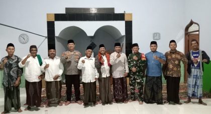 Pimpinan Cabang (PC) LDII Mojoagung menghadiri Safari Ramadan dan Tarawih Keliling (Tarling) putaran kedua yang diselenggarakan oleh Muspika Mojoagung. Bertempat di Masjid Al Anwar, Desa Kedunglumpang, pada Senin (23/2)