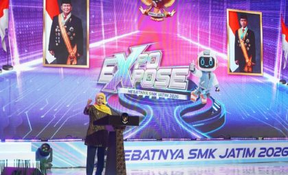 Gubernur Khofifah Indar Parawansa, secara resmi menutup rangkaian acara Expo & Expose SMK Jatim Tahun 2026 yang berlangsung di Grand City Surabaya, Sabtu (14/02/2026)