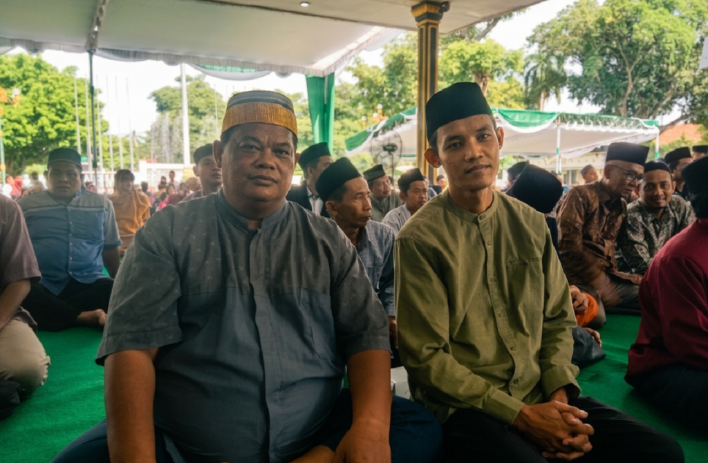 Para guru TPQ binaan PC LDII Mojoagung yang turut hadir memenuhi undangan, menerima apresiasi berupa insentif tahunan dari Pemerintah Kabupaten Jombang di Pendopo Kabupaten pada Selasa, 14 April 2026