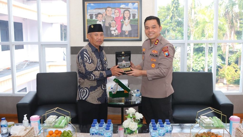 Ketua DPD LDII Nganjuk, Murkani, melakukan kunjungan resmi ke Mapolres Nganjuk untuk beraudiensi dengan Kapolres Nganjuk, AKBP Suria Mithah Irawan, pada Selasa (14/4/2026)