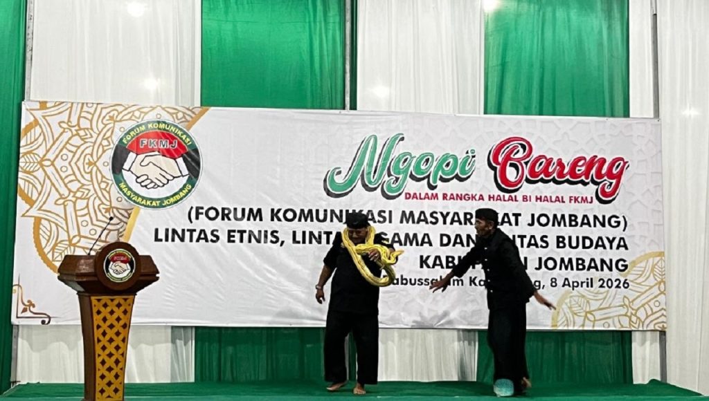 Salah satu hiburan Pencak Bondan dari Putro Wayah Mojopahit