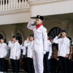Ribuan santri Ponpes Wali Barokah Kota Kediri ikuti upacara HSN 2026. Wakil Ketua Pesantren tekankan penguatan iman, teknologi, dan akhlak menuju Indonesia Emas 2045.